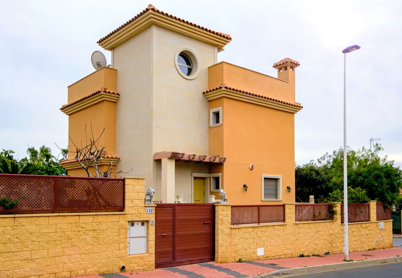 Villa en Torrevieja - ID119