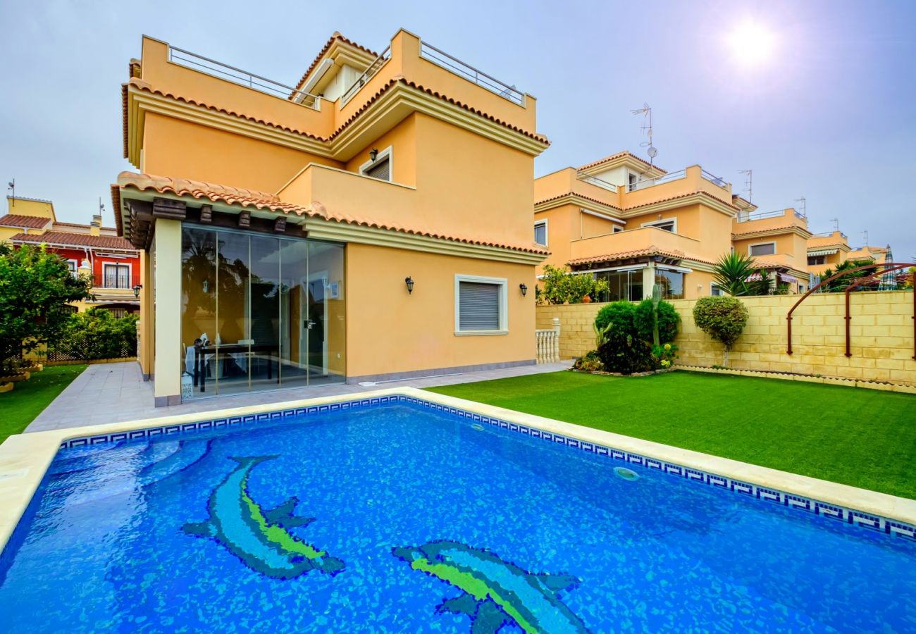 Villa en Torrevieja - ID119