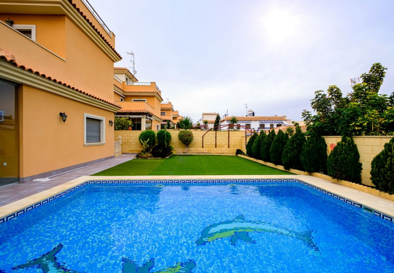 Villa en Torrevieja - ID119