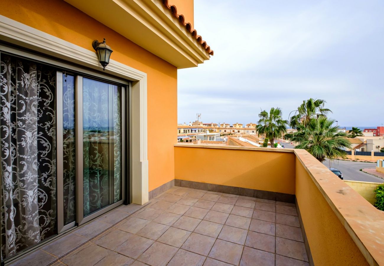 Villa en Torrevieja - ID119